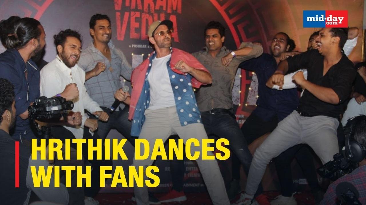 Hrithik Roshan & Fans Go Crazy Dancing To Vikram Vedha Song Alcoholia